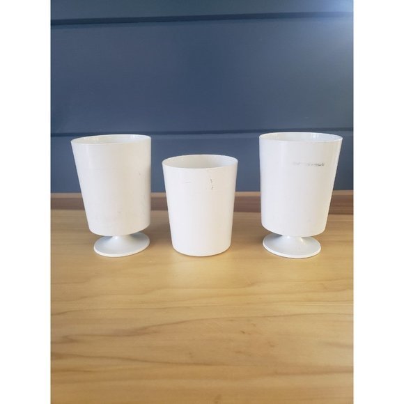 Mid Century Plastic Cups - Picture 4 of 4